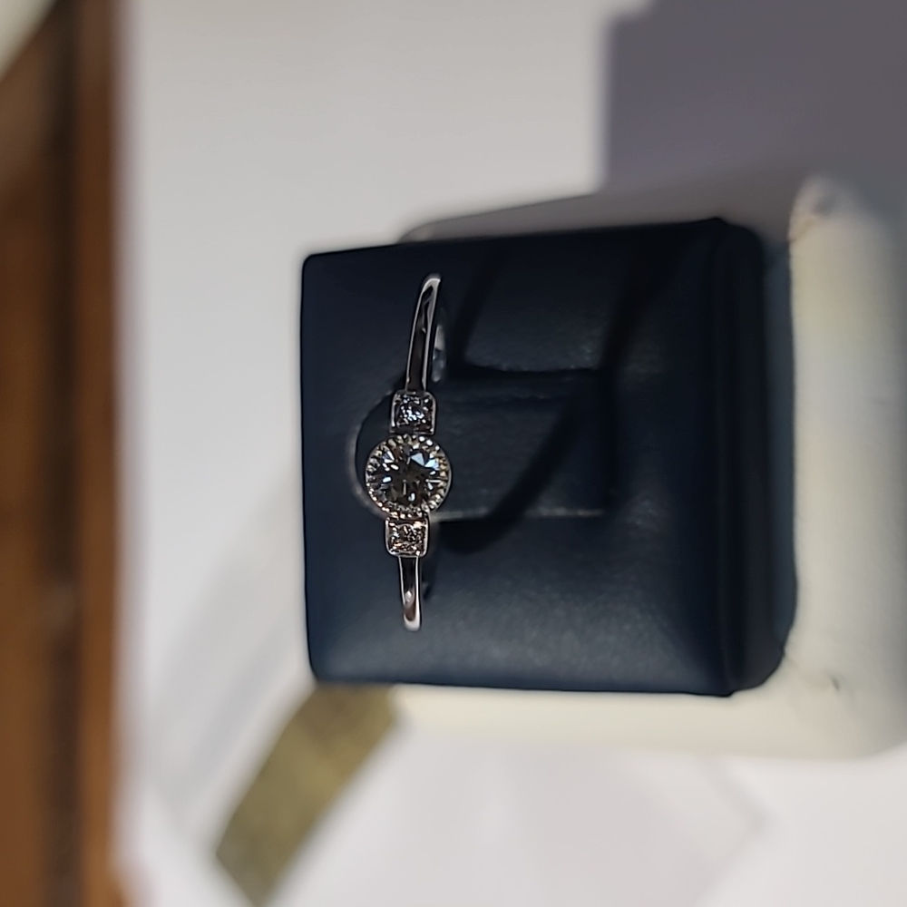 14KT gold and diamond ring